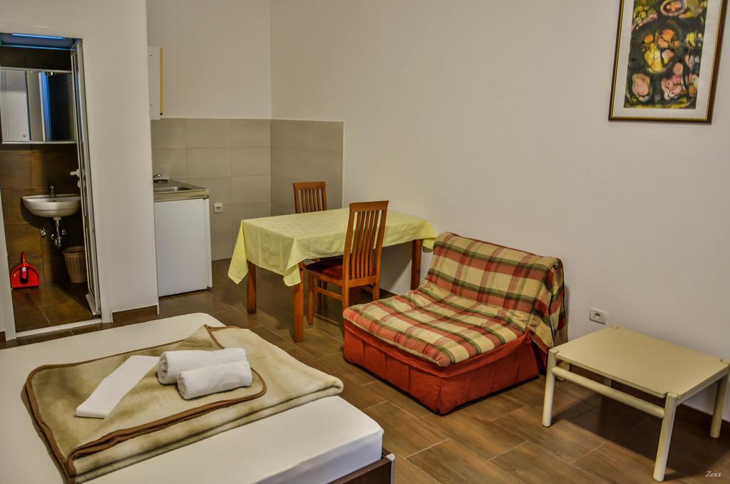 Apartments Drobni Pijesak Petrovac Zewnętrze zdjęcie